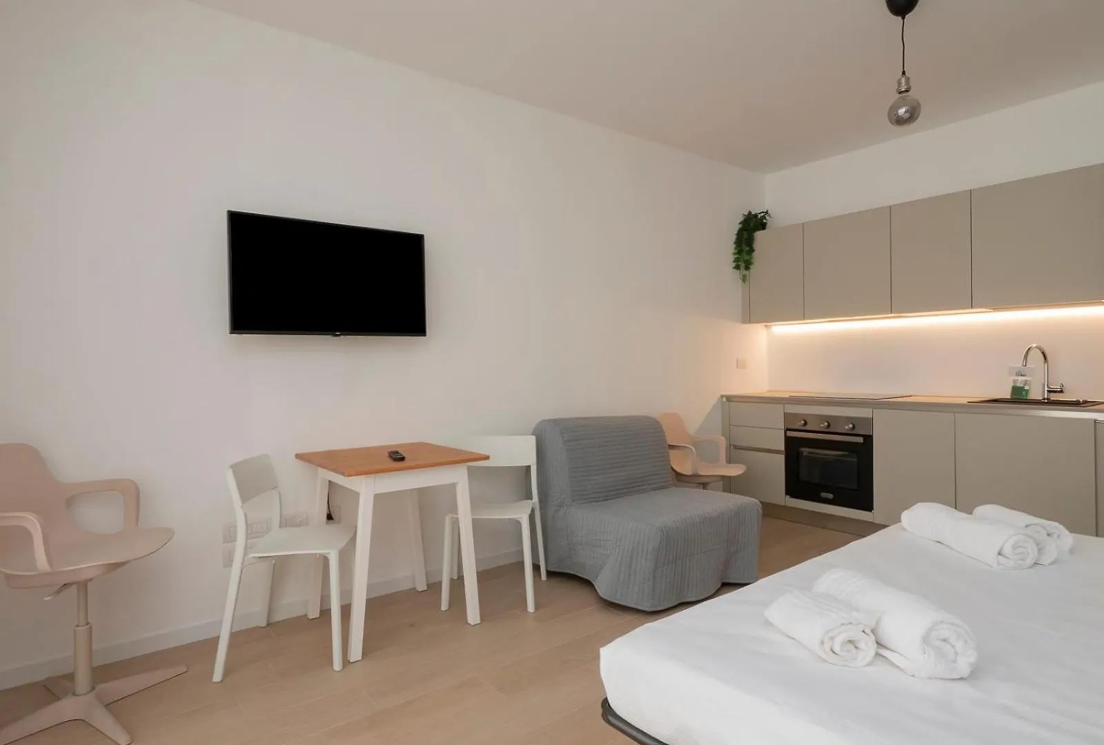 I Host Apartment - Binda 18 Milan 0*,